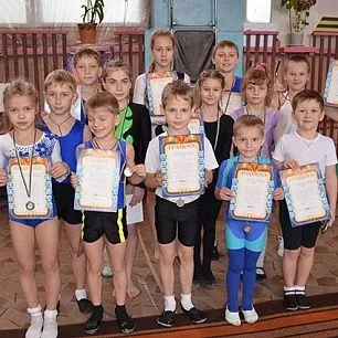 Бердянские спортивные акробаты завоевали 11 наград на соревнованиях в Токмаке