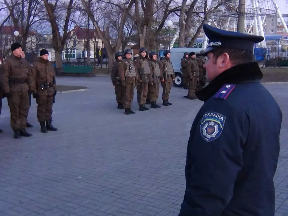 В Бердянске на Приморской площади состоялся инструктаж молодых военнослужащих