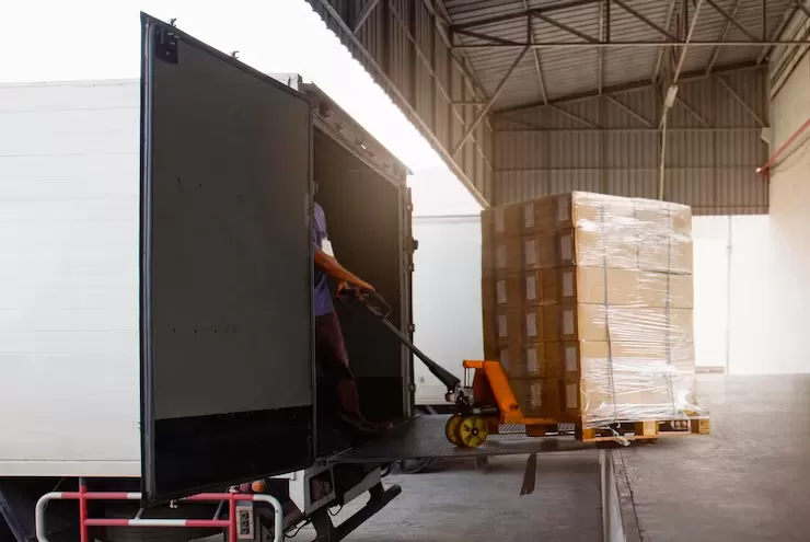 Перевозка крупногабаритных грузов грузовыми машинами: правила подготовки к перевозке