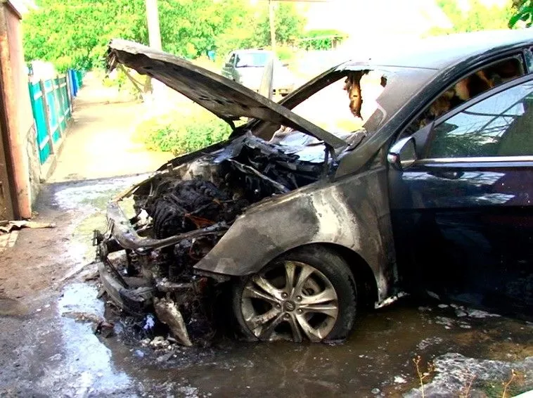 В Бердянске сгорел автомобиль депутата горсовета