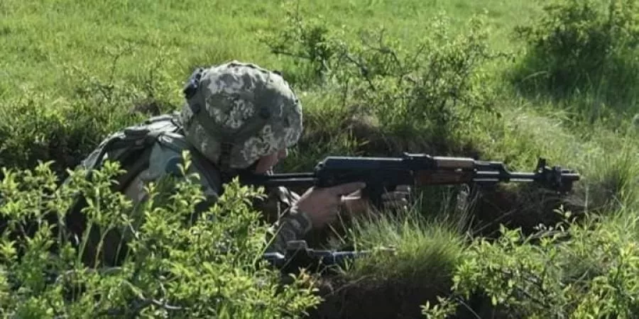 Бойовики 17 разів обстріляли українських військових на Донбасі