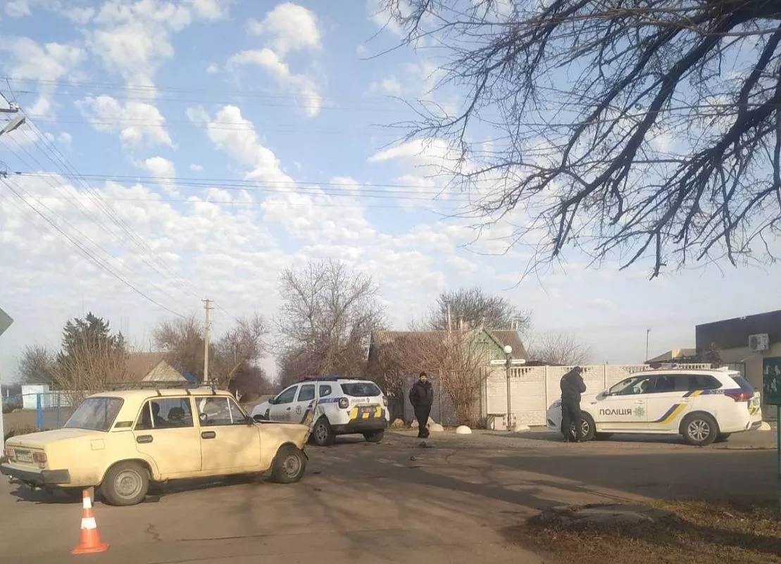 В Запорожской области ВАЗ врезался в полицейскую машину 1