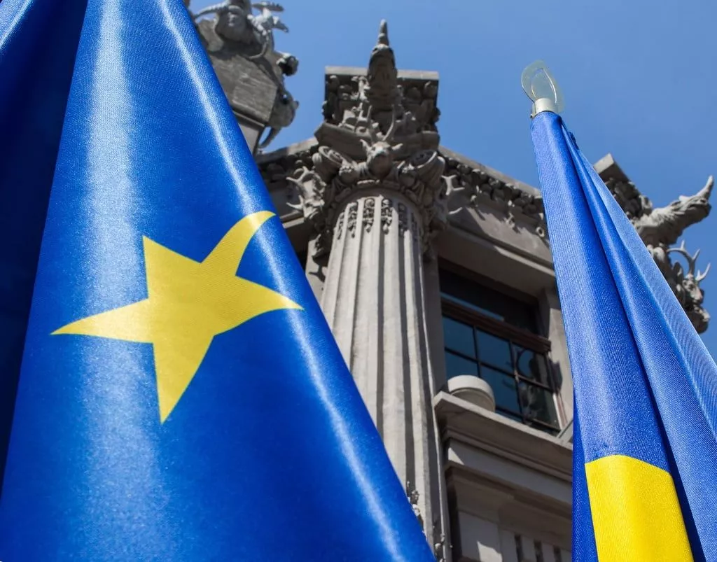 Зона свободной торговли Украина-ЕС заработает с января 2016 года