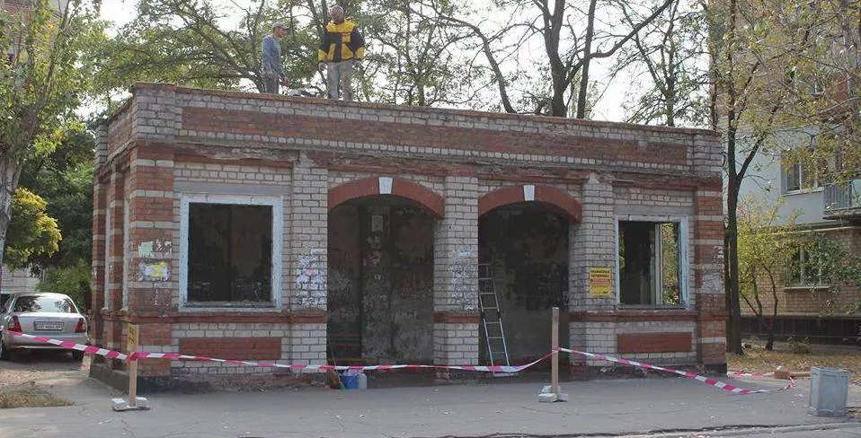 Одну зупинку в Бердянську збираються відремонтувати за 10 тисяч доларів
