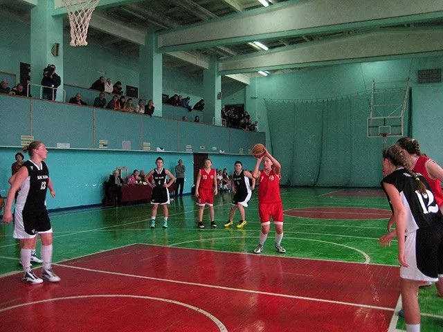 Баскетбол: "Чайка" дважды громит "ХАИ" перед боем с Днепропетровском