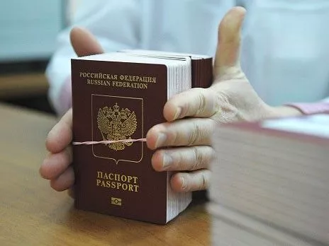 На Донбасс завезли российские рубли и паспорта для "ДНР" и "ЛНР"