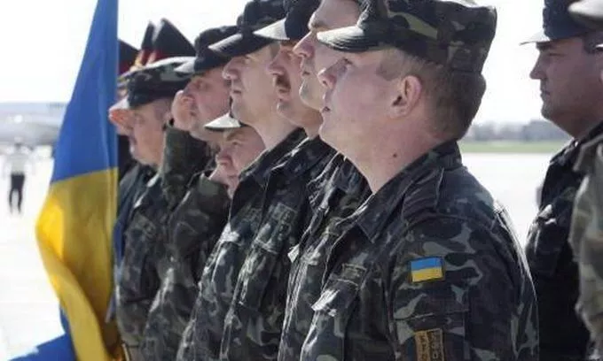 В Раду внесен законопроект о замене армейского обращения "товарищ" на "пан"