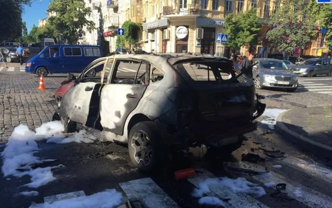 В Киеве взорвался автомобиль с журналистом Павлом Шереметом