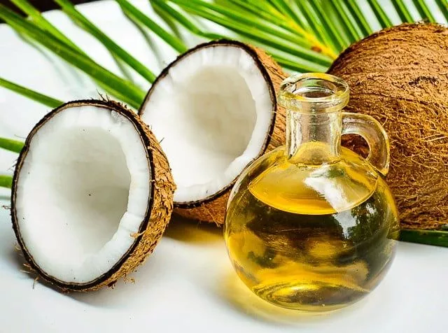 Как кокосовое масло влияет на здоровье волос