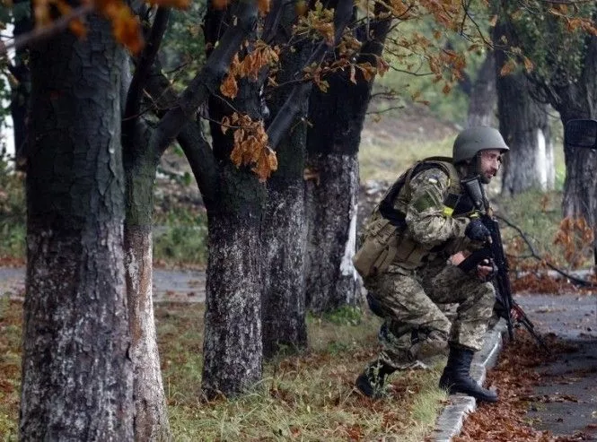 Несмотря на атаку террористов, украинским бойцам удалось установить блокпост в Горловке