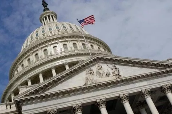 Сенат США сегодня рассмотрит закон, разрешающий поставки летального оружия в Украину