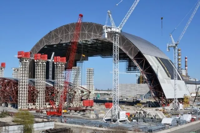 Как строят новый "саркофаг" на Чернобыльской АЭС