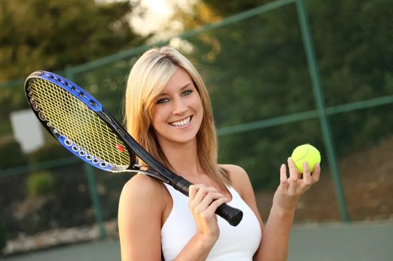 С чего начать и сколько стоит занятие большим теннисом?
