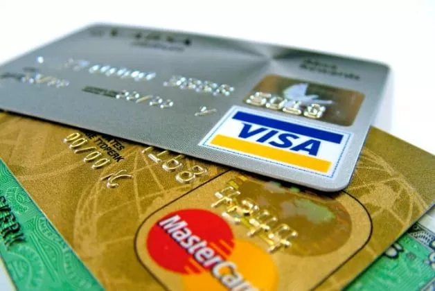 Visa і MasterCard відключили кілька банків РФ в анексованому Криму