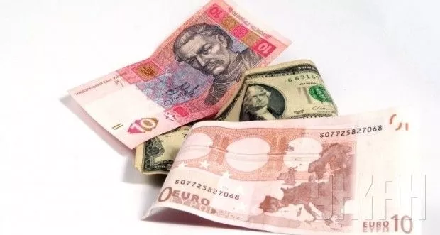 Курс гривни на межбанке резко усилился до 13,18 за доллар