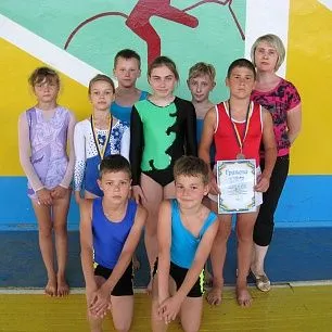 Бердянские акробаты успешно выступили в Геническе