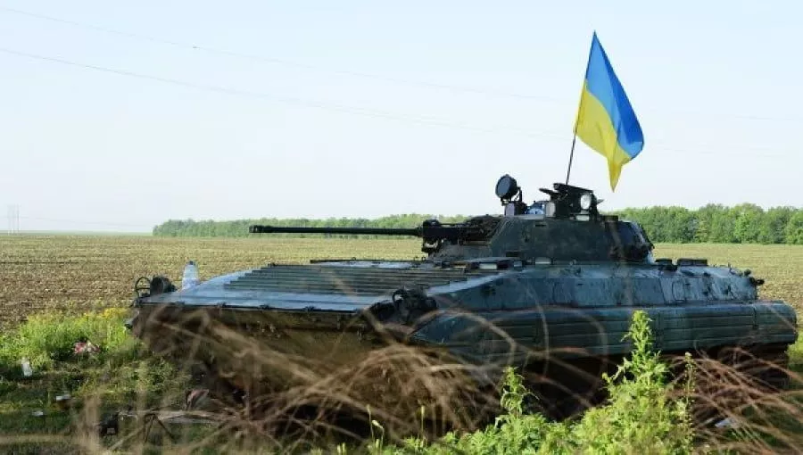 На Луганщине боевики подорвали украинскую БМП, есть потери