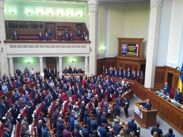 Коморовский: Нельзя прощать, что в Украине - солдаты и танки агрессора