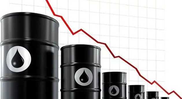 Цена нефти упала до рекордного минимума, Россия обвиняет Ливию и США