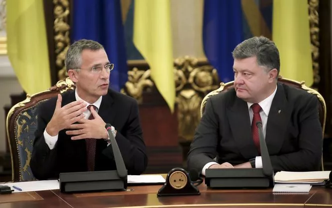Метаморфозы Порошенко: Украине нужна надежная граница, а не летальное оружие