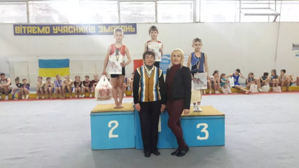 Бердянские акробаты заняли первое и второе место на Всеукраинских соревнованиях