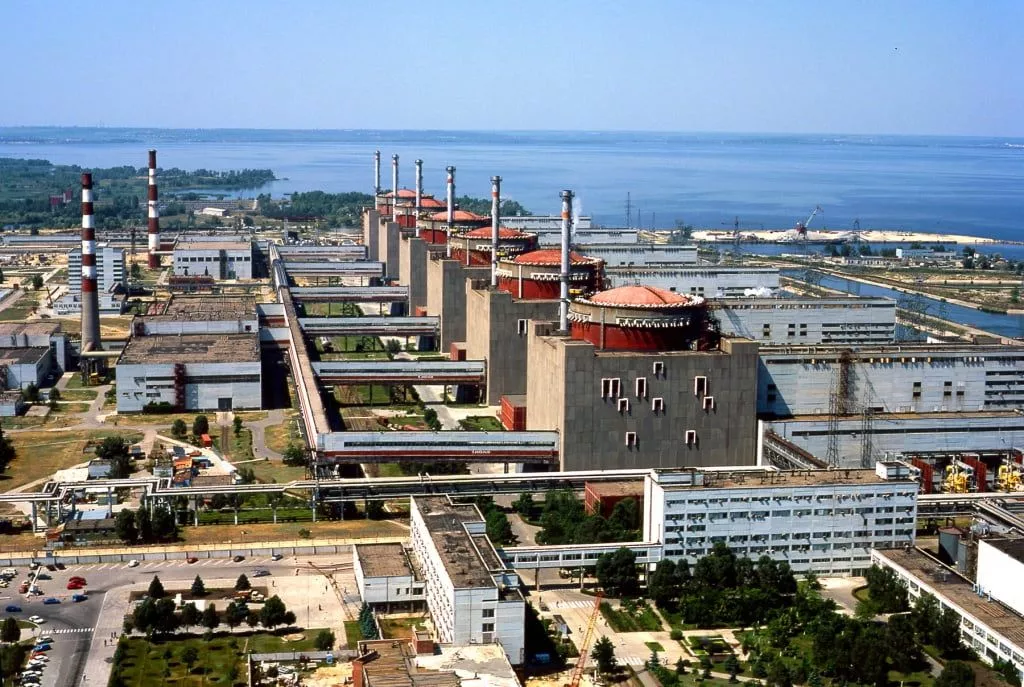Запорожская АЭС остановила на ремонт три энергоблока