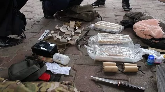 Бойцов АТО на вокзале в Киеве задержали с оружием и боеприпасами