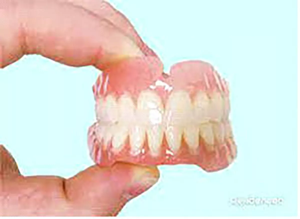 Зубные протезы на присосках: что это и какие виды бывают