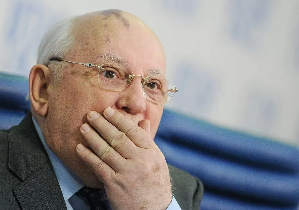 Горбачеву запрещен въезд в Украину за поддержку аннексии Крыма