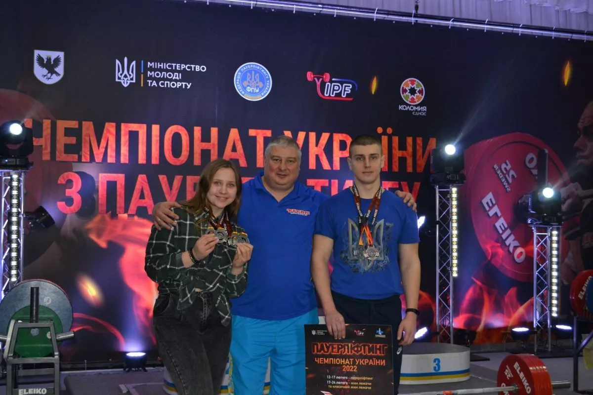 Анна Хацко и Артем Круглик попали на подиум юниорского чемпионата Украины по пауэрлифтингу