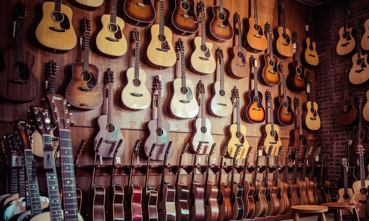 История гитары: От древних истоков до наших дней