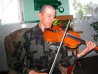 Известный запорожский музыкант, которого обвинили в убийстве матери, вышел на свободу из Бердянской колонии