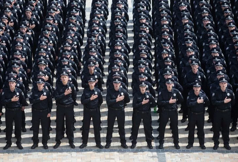 Аваков: Окончательный переход от милиции к полиции займет полгода