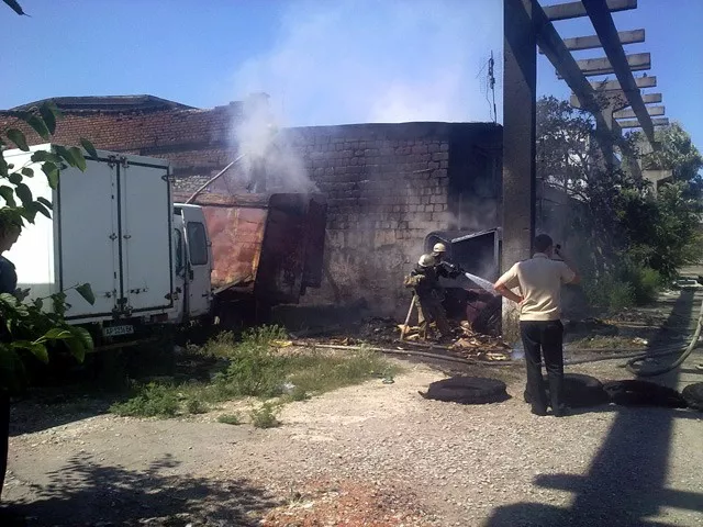 пожар по ул. Коммунаров в Бердянске