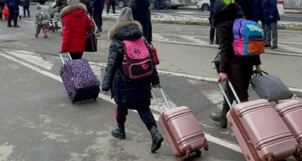 люди з валізами