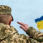 Чи змінюється ставлення до депутатів, які долучилися до війська? військовий