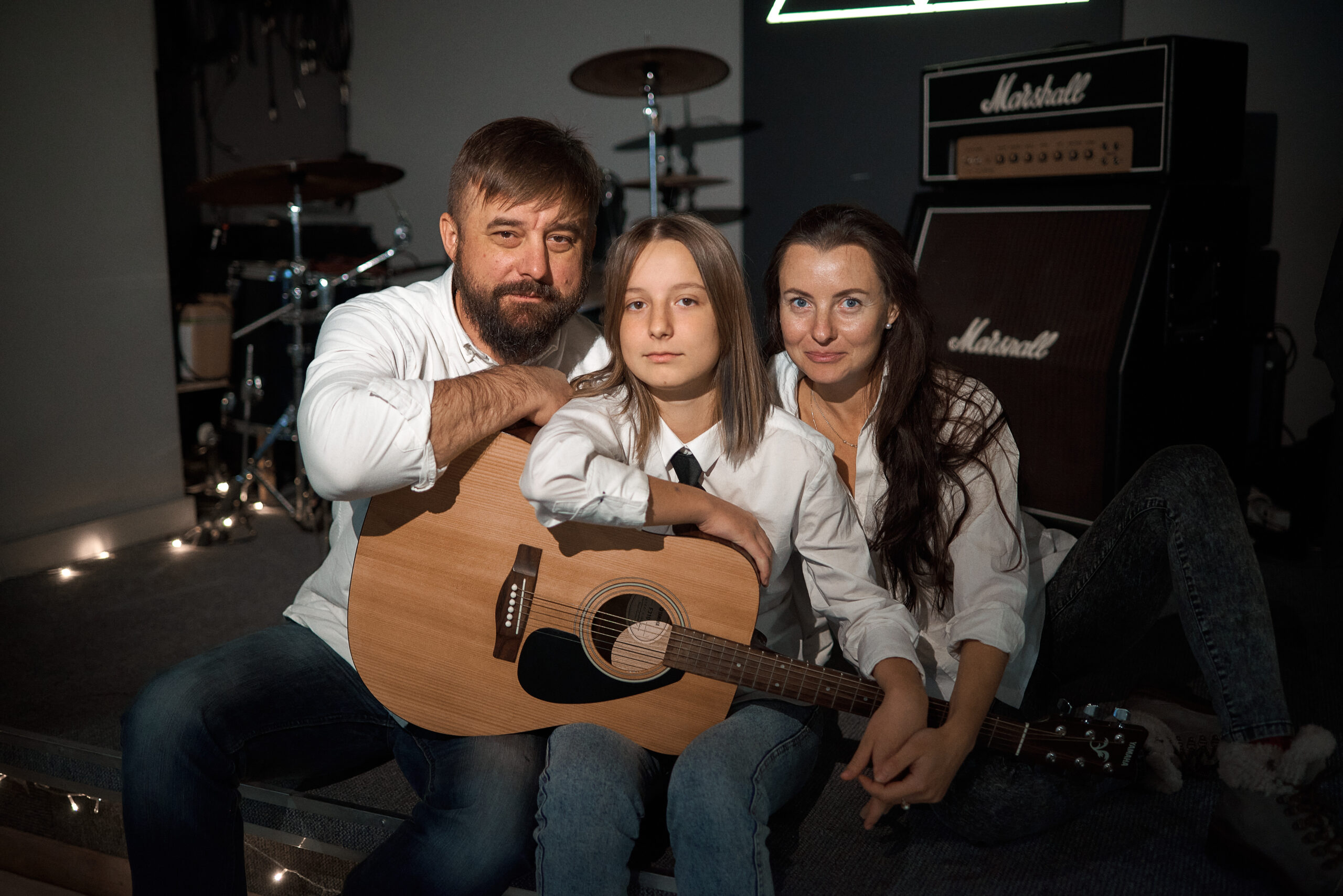 Оксана та Сергій Степанчуки з донькою