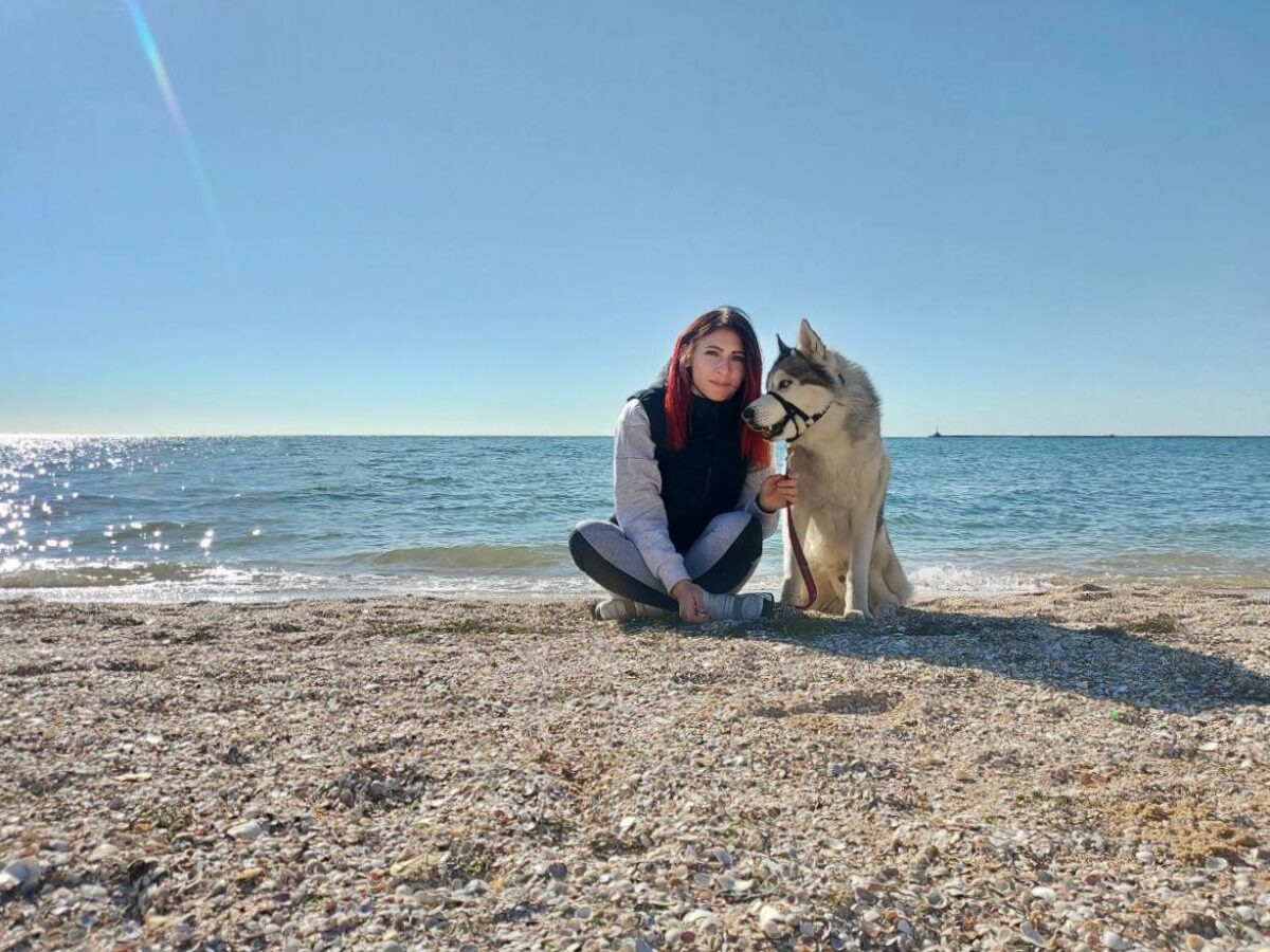 «Я обіцяла йому, що ми повернемось». Історія Анни, яка вивезла з окупації хаскі і пам’ять про дім «Я обіцяла йому, що ми повернемось». Історія Анни, яка вивезла з окупації хаскі і пам’ять про дім