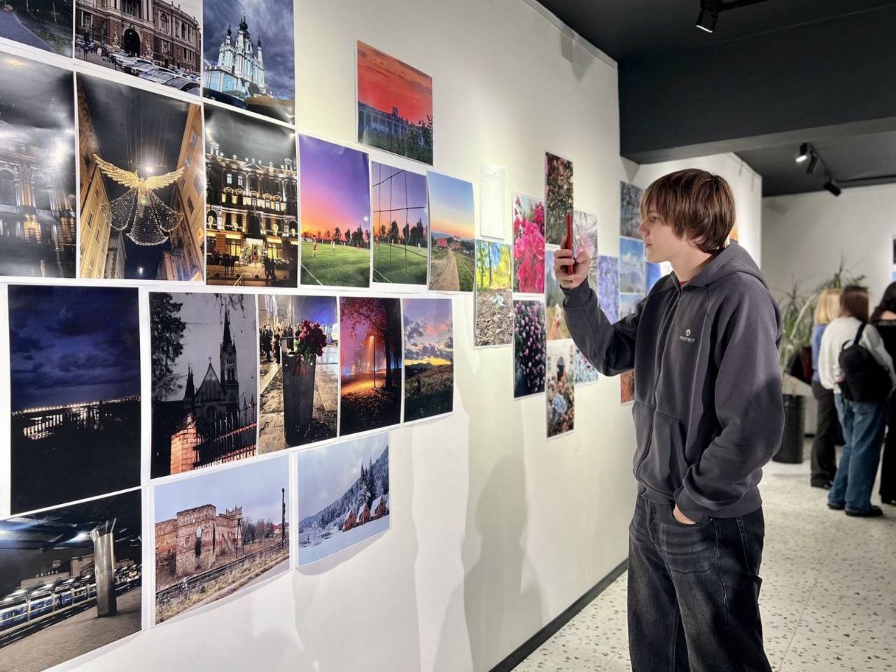 Фотовиставка відкрилася 16 грудня (Фото: Конгрес місцевих та регіональних влад)