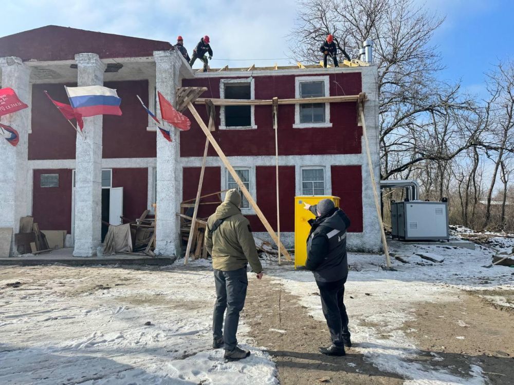 Будинок культури в селі Берестове під час реконструкції (Фото: окупаційні медіа)