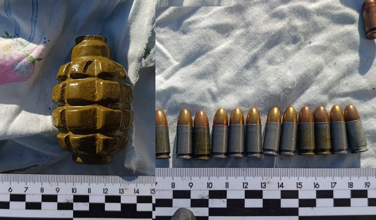 Боєприпаси, які окупанти начебто знайшли у бердянця (Фото: окупаційні пабліки)