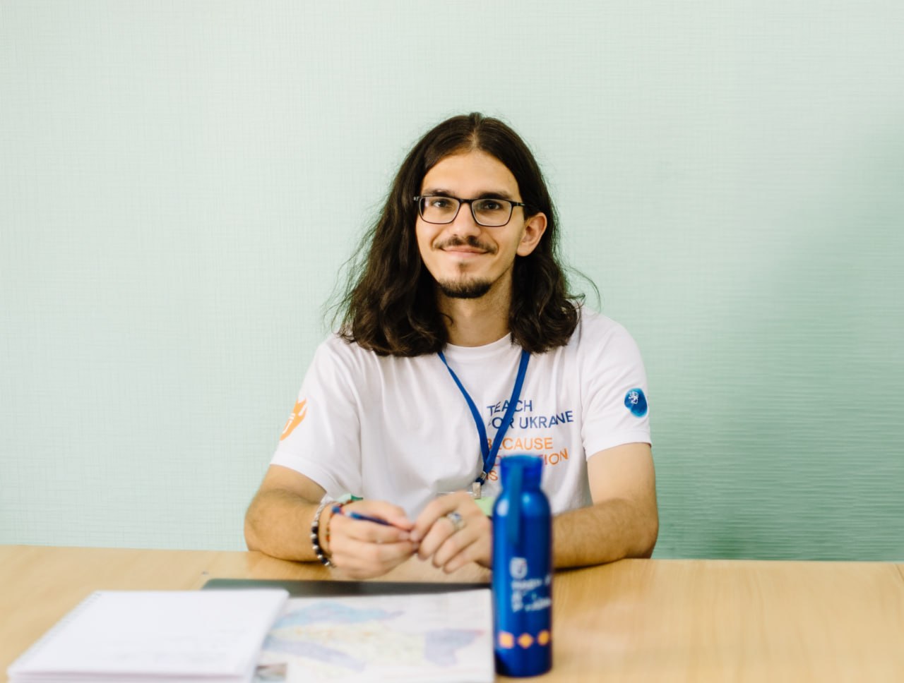 Попіл і памʼять: як росіяни влаштували «піонерське вогнище» з книжок бердянського історика Юрія Краснікова Попіл і памʼять: як росіяни влаштували «піонерське вогнище» з книжок бердянського історика Юрія Краснікова