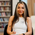 Відомо, що вже після повномасштабного вторгнення Ніка їздила до окупованого Бердянська (Фото: Медіазона)