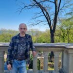 «Позиція страуса не спрацює – воювати будуть всі». Військовий Євген Глушкін про ілюзії в тилу, мовні крайнощі та звільнення Бердянська
