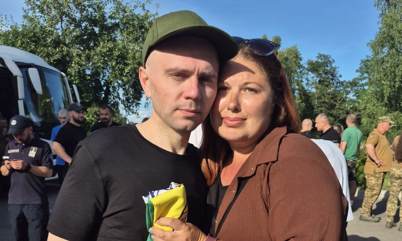 Олекасндр і Олена Коваль в день обміну 26.06.26 (Фото: надане Оленою)