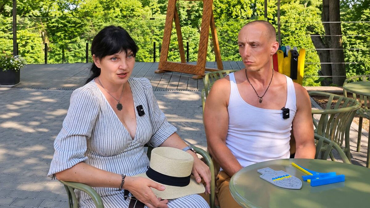 «Мої жабри пересохли без моря, але гори тримають». Як подружжя пожежника та шоколатьє з Бердянська будує новий дім в Карпатах «Мої жабри пересохли без моря, але гори тримають». Як подружжя пожежника та шоколатьє з Бердянська будує новий дім в Карпатах