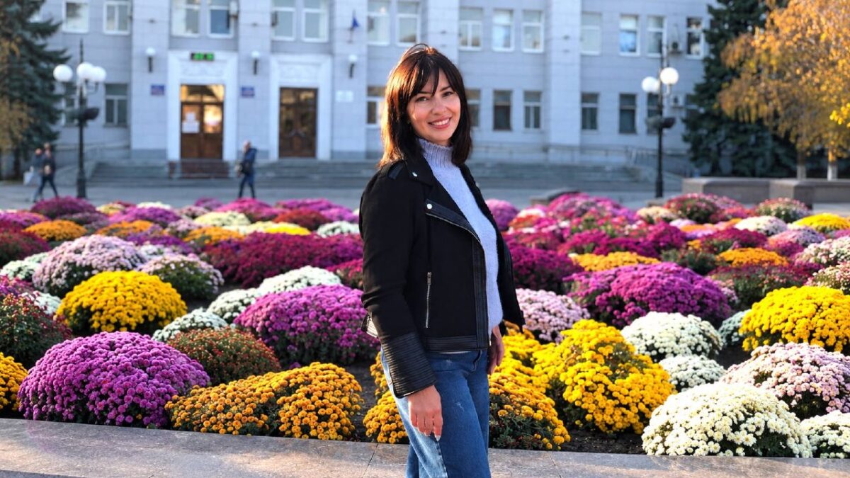 Сім років у професії та два переїзди. Бердянка відновила бізнес в іншому місті